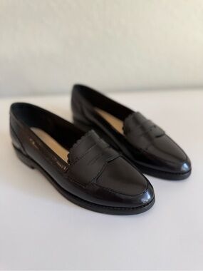 Isa Tapia Black Leather Penny Loafers - Sleek Slip-On Flats